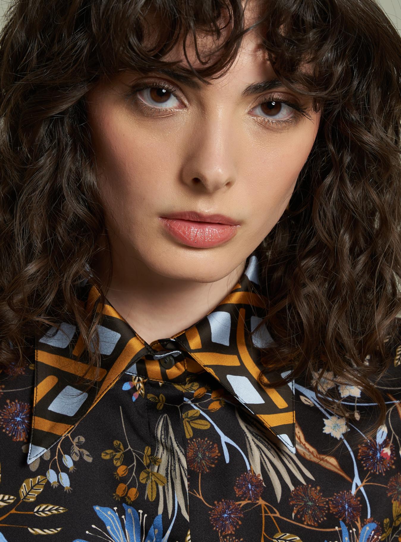 SHIRT WITH CONTRAST RADURA