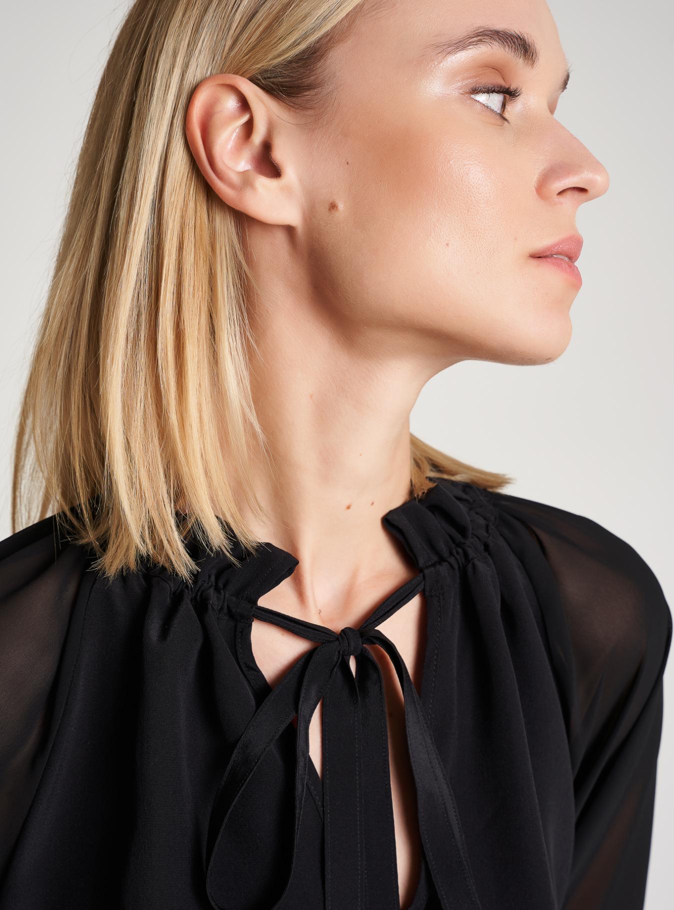 BLUSA DETERMINAZIONE