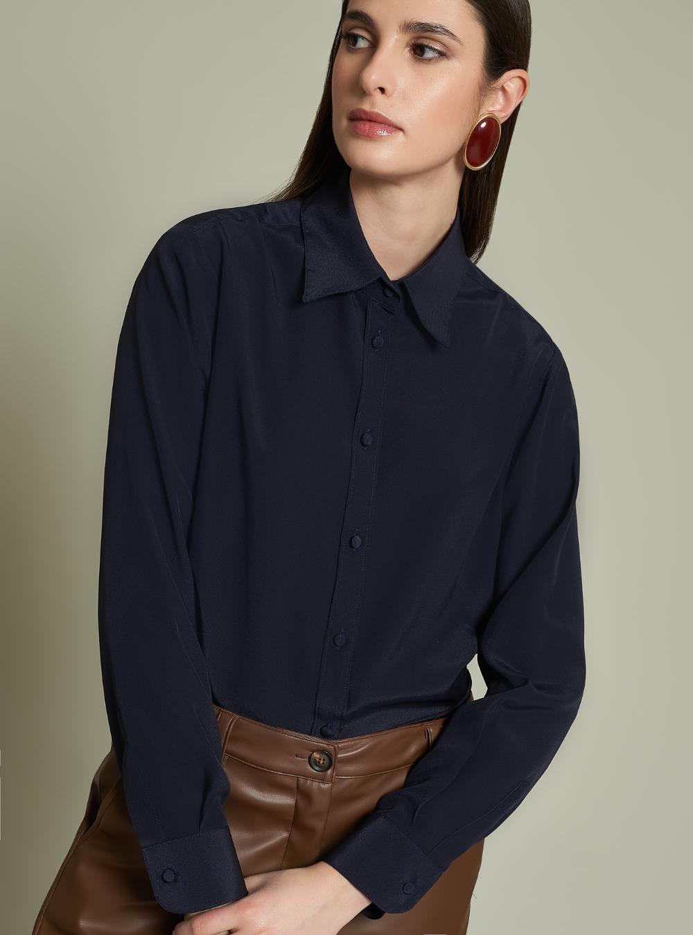 CAMICIA CON BOTTONI RICOPERTI NODO