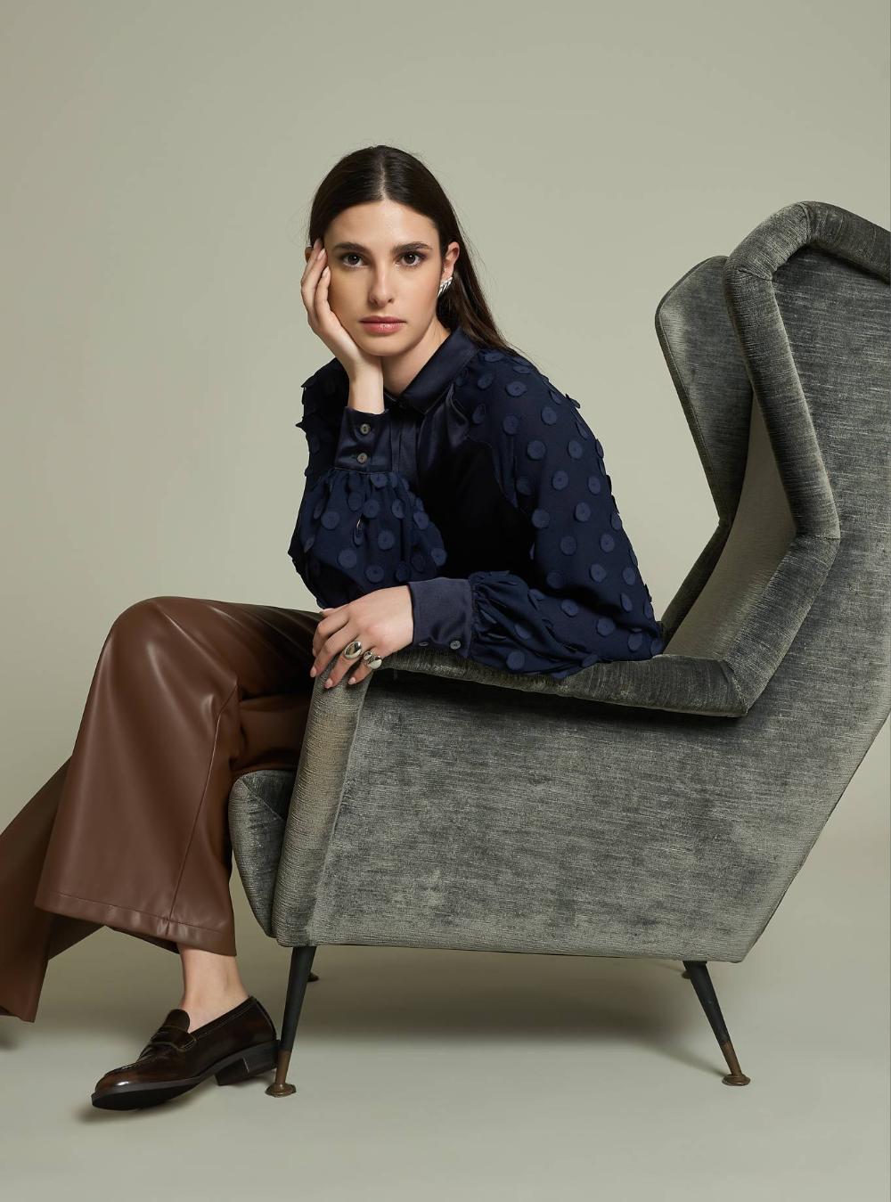 CAMICIA CON CONTRASTO ARGILLA